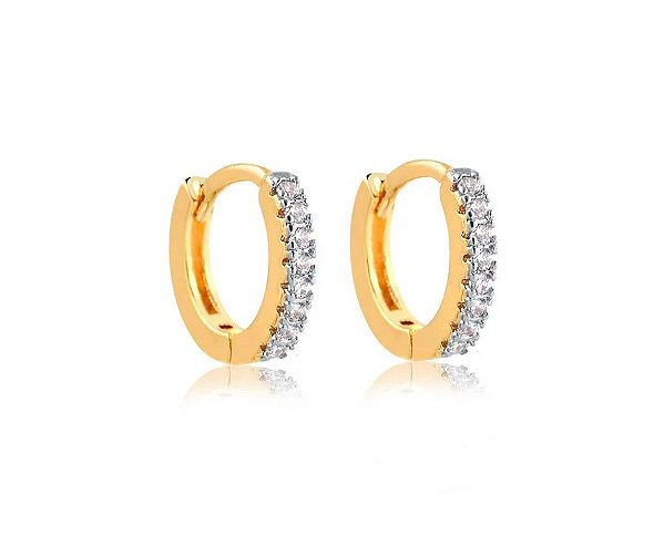 BRINCO ARGOLINHA CLICK MÉDIA COM PEDRAS DE ZIRCÔNIAS FOLHEADA A OURO