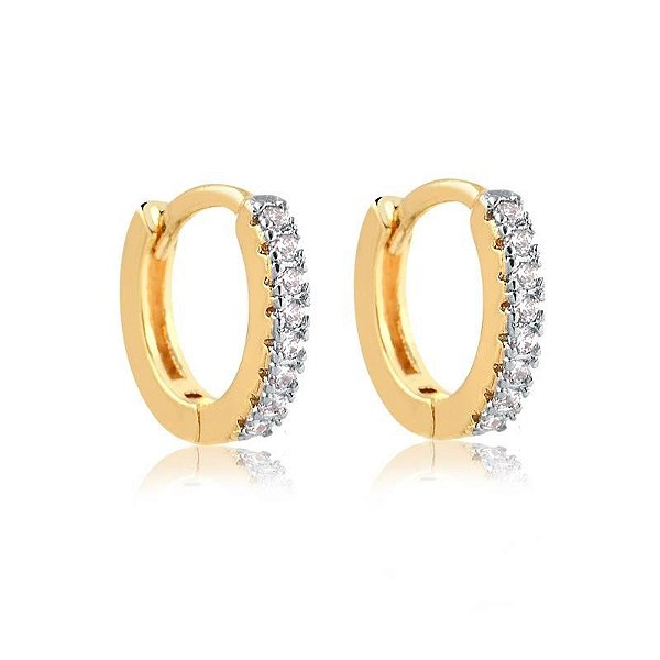 BRINCO ARGOLINHA CLICK MÉDIA COM PEDRAS DE ZIRCÔNIAS FOLHEADO A OURO