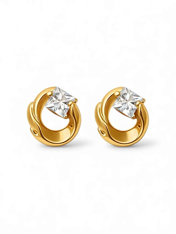 BRINCO FORMATO ARGOLA TORCIDA COM ZIRCÔNIA QUADRADA FOLHEADO A OURO