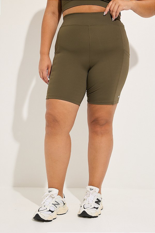 Bermuda Fitness Plus Size com Bolso Oliva
