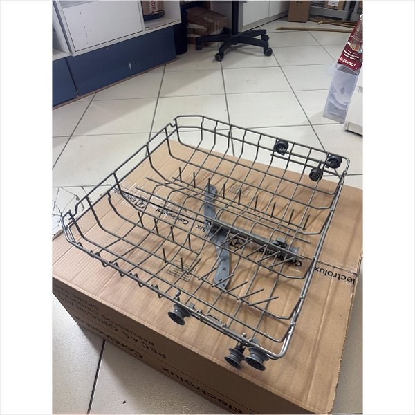 Cesto Superior Completo LV08B LL08B LL08S Electrolux A17706701 (Usado)