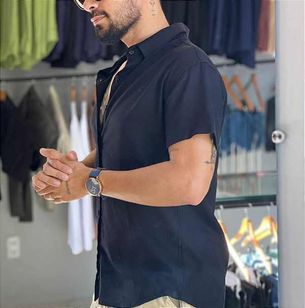 Camisa de botão em linho Preta