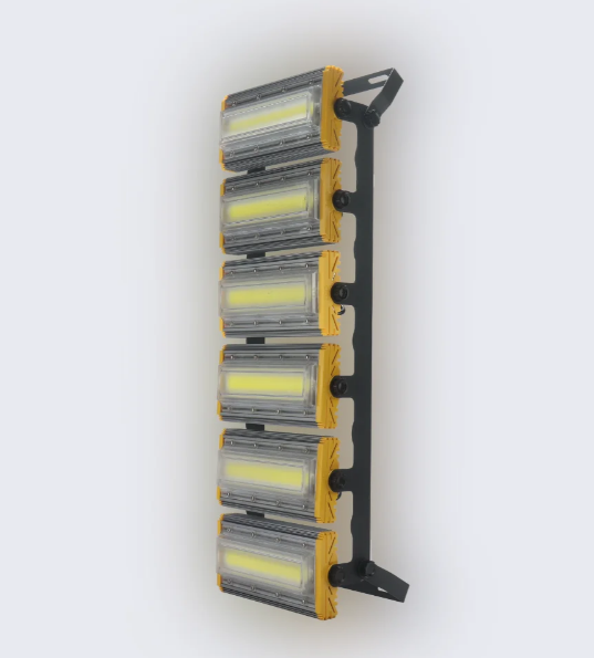 Refletor LED Linear 600W IP68 para Campos e Quadras - Iluminação Resistente e Econômica
