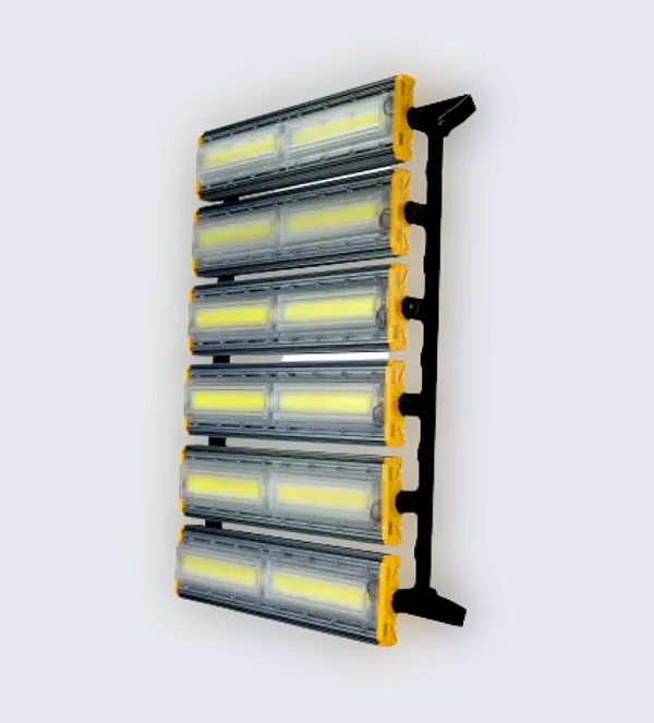 Refletor LED Linear 1200W IP68 para Campos e Quadras - Duplo Direcionável com Seis MódulosRefletor LED Linear 1200W IP68 para Campos e Quadras - Duplo Direcionável com Seis Módulos