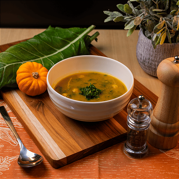 Sopa de abóbora com couve e grão de bico - 350ml