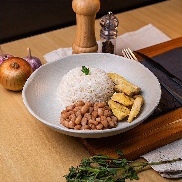 Tiras de Frango na Manteiga com Arroz Branco e Feijão Carioca - 250g