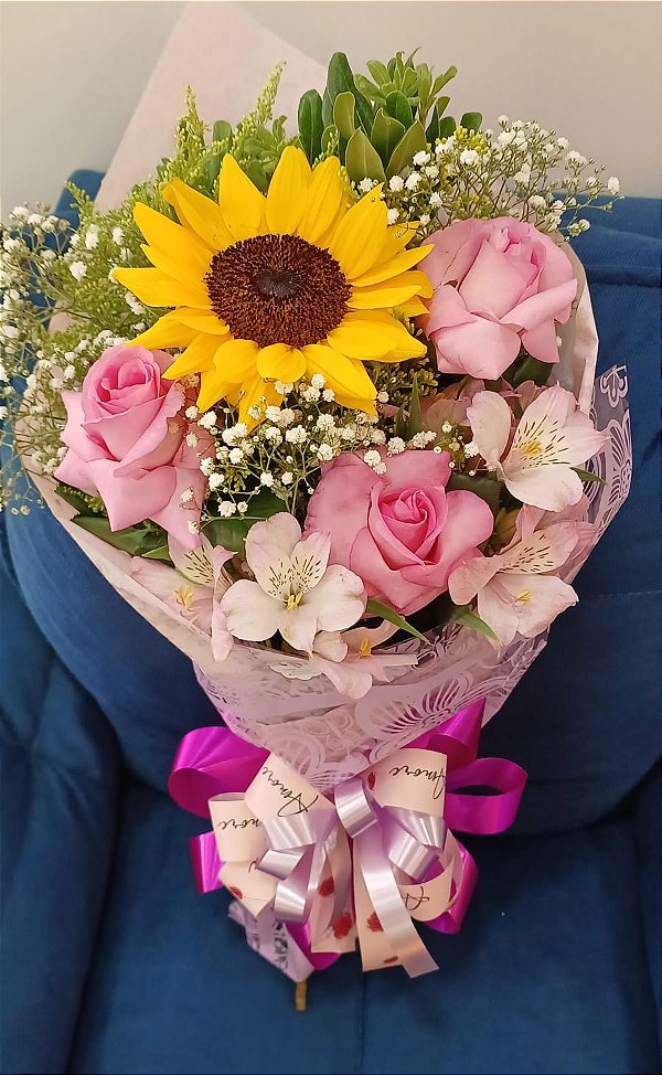 Buquê de Rosas Rosa e Girassol