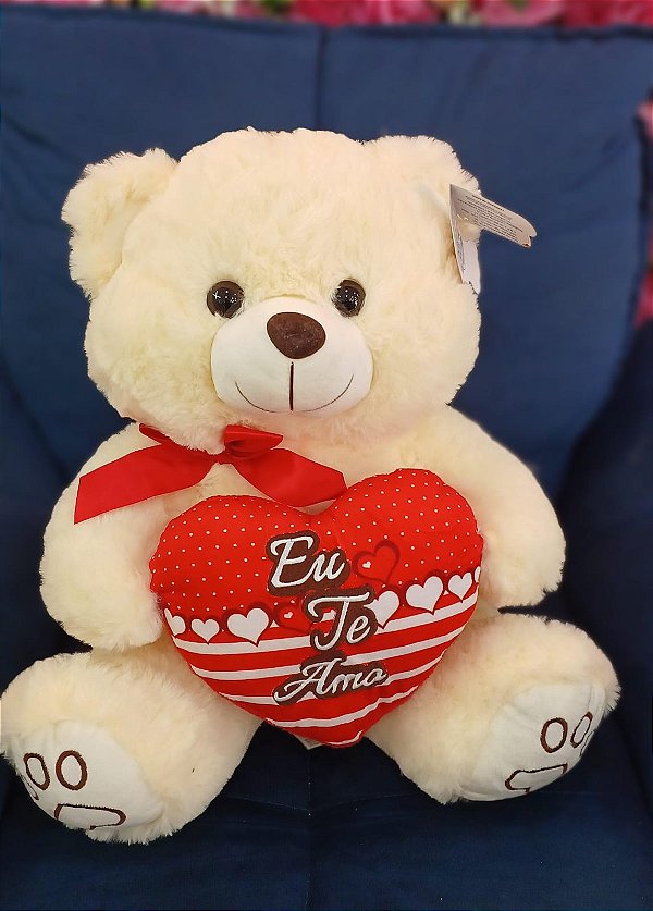 Urso Branco com Laço e um Coração "Eu Te Amo" 40 cm de Pelúcia