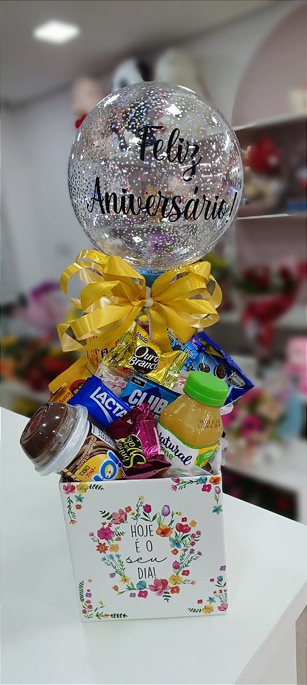 Cesta de Aniversário "Hoje é o Seu Dia" com Balão