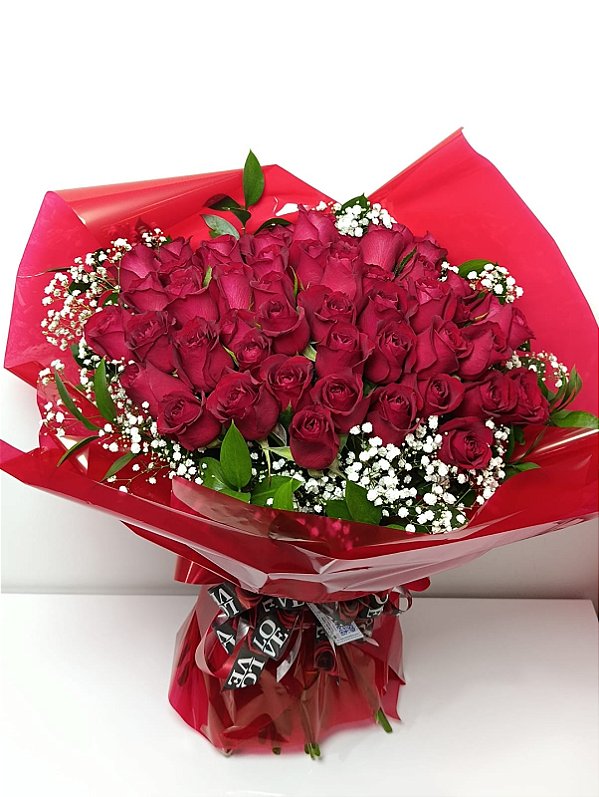 Buquê de 50 (Cinquenta) Rosas Amor em Flores - Cód: 3430564
