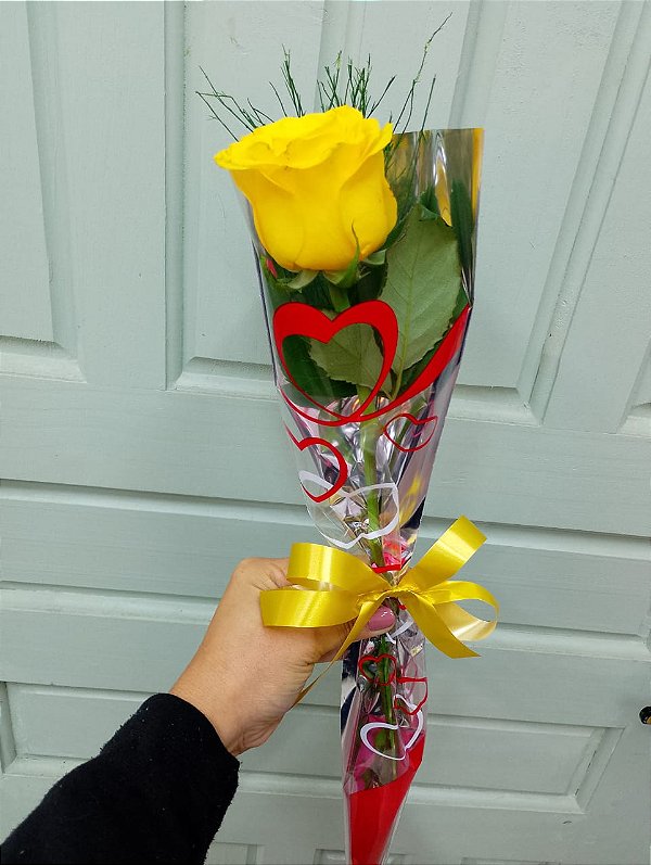 1 (Uma) Rosa Amarela – Presente