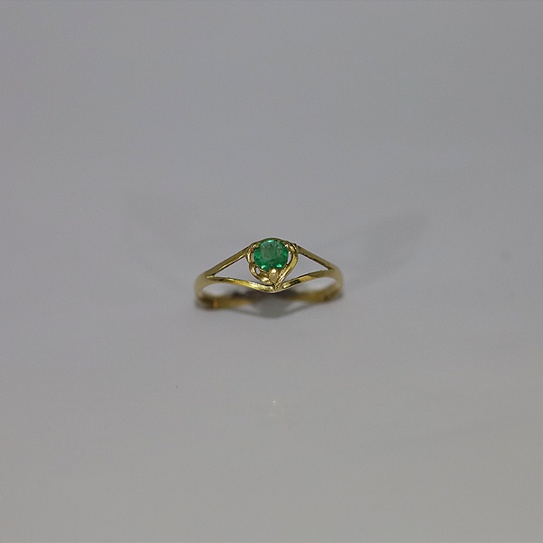 Anel de Esmeralda em Ouro 18k, lapidação brilhante