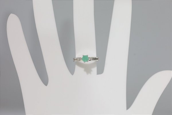 Anel de Esmeralda em prata