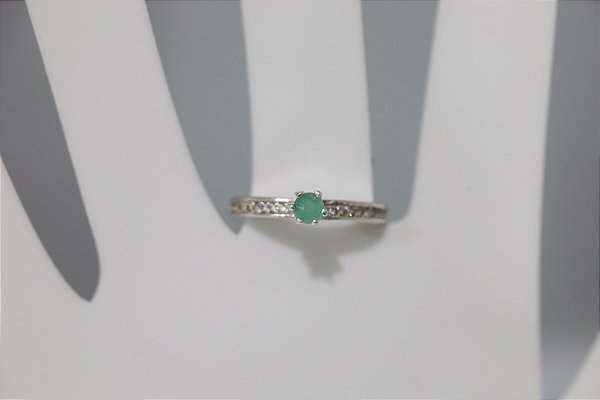 Anel de Esmeralda em prata