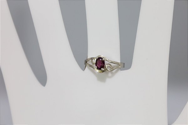 Anel de granada natural em prata