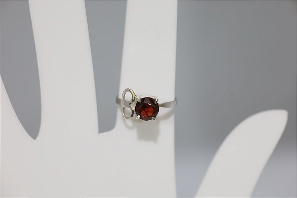 Anel de prata com granada natural