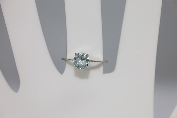 Anel de prata com topazio natural