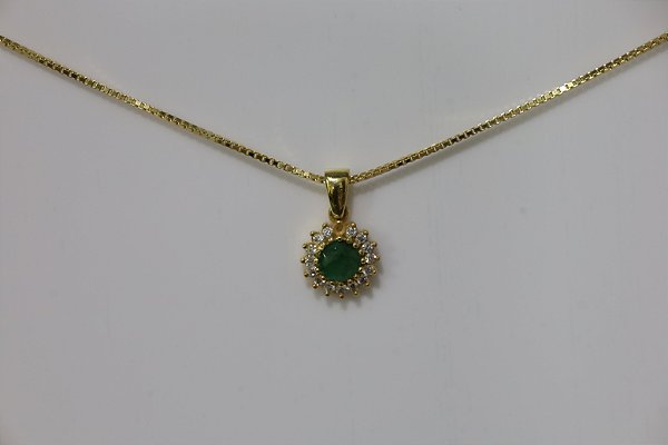 Brincos e Pingente com corrente em Prata banhado a ouro com esmeralda natural