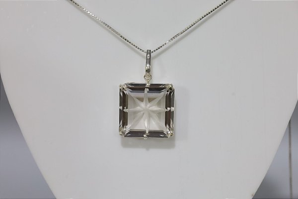 Colar em prata com quartzo estrela natural