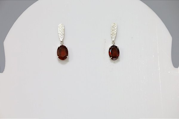 Brincos em Prata com Granada natural
