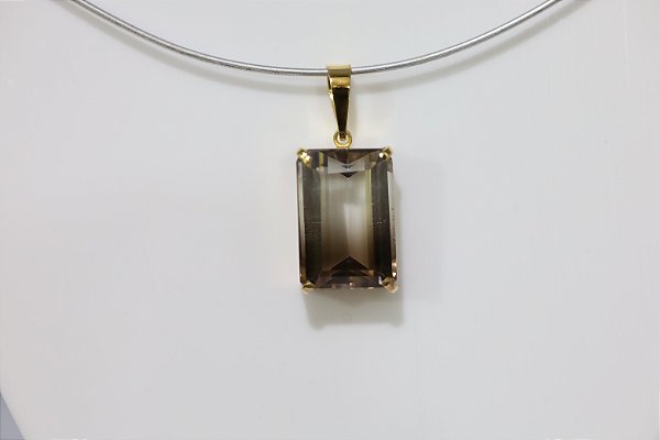 Pingente em prata banhado a ouro com turmalina bi color