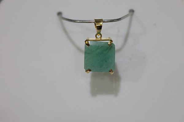 Pingente em prata banhado a ouro com Esmeralda natural