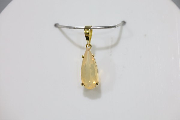 Pingente em prata banhado a ouro com Opala natural
