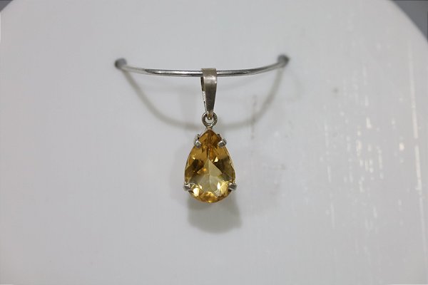 Pingente em prata com Citrino natural