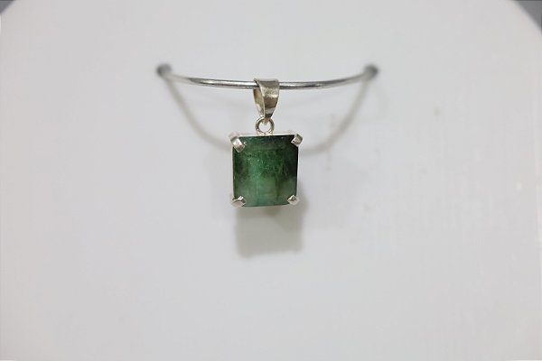Pingente em prata com Esmeralda natural