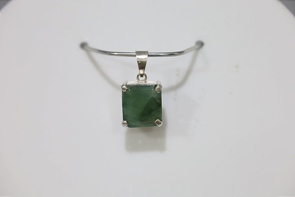 Pingente em prata com Esmeralda natural