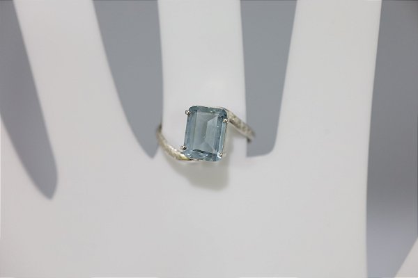 Anel de topazio natural em prata