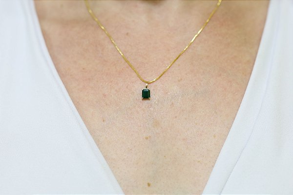 Pingente em ouro 18k com esmeralda natural