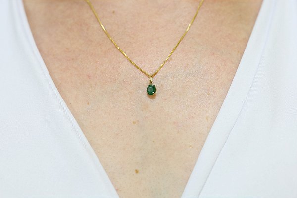 Pingente em ouro 18k com esmeralda natural