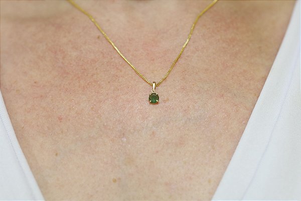 Pingente em ouro 18k com esmeralda natural