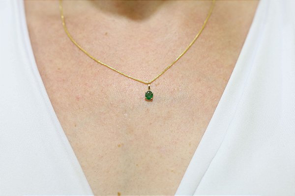 Pingente em ouro 18k com esmeralda natural