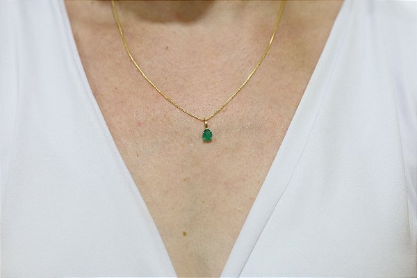 Pingente em ouro 18k com esmeralda natural