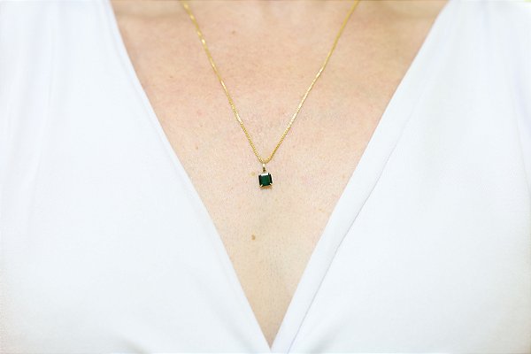Pingente em ouro 18k com esmeralda natural