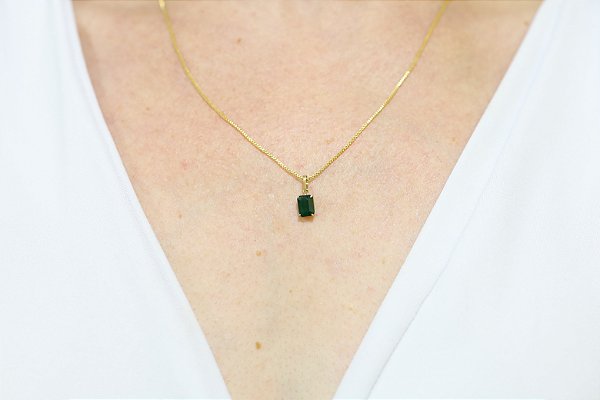 Pingente em ouro 18k com esmeralda natural