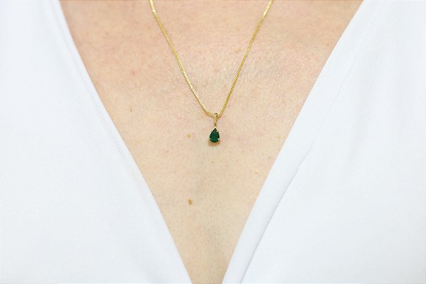 Pingente em ouro 18k com esmeralda natural