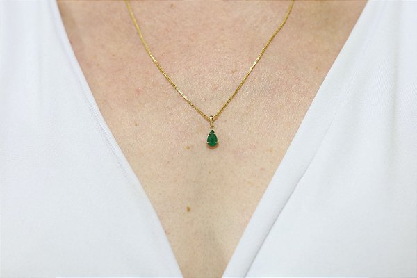 Pingente em ouro 18k com esmeralda natural