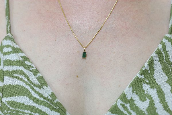 Pingente em ouro 18k com esmeralda natural