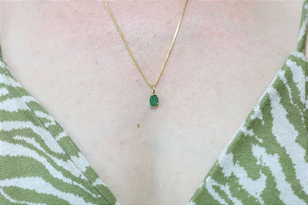Pingente em ouro 18k com esmeralda natural