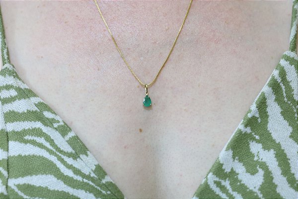 Pingente em ouro 18k com esmeralda natural