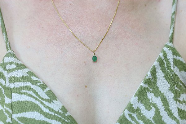 Pingente em ouro 18k com esmeralda natural