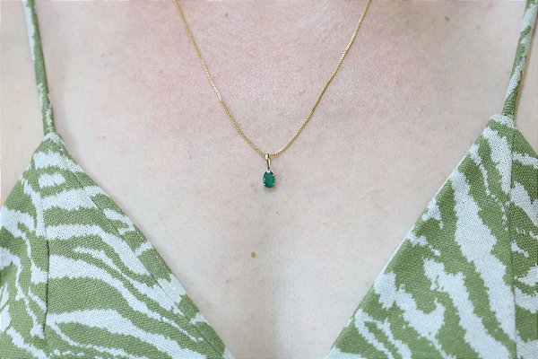 Pingente em ouro 18k com esmeralda natural