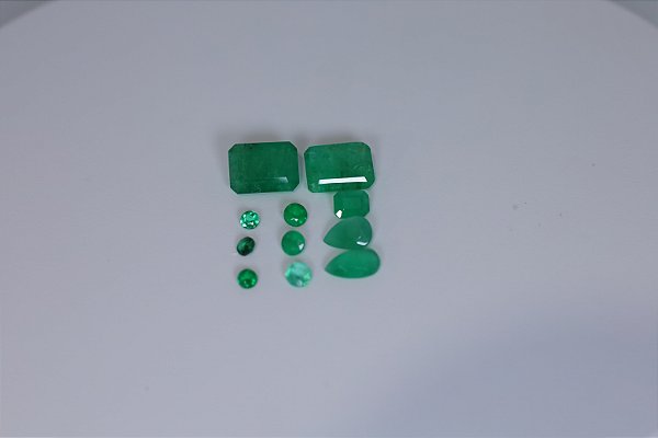Esmeraldas naturais de 2mm a 5ct Lapidação variadas