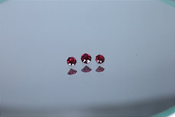 Granada para Brincos e anel 2.20cts