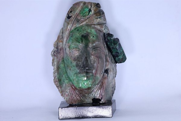 Escultura Indio em Esmeralda Kg 2.6 ALT 20cm