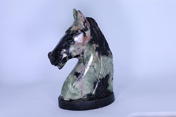 Cavlo em Esmeralda com 679g ALT 14cm