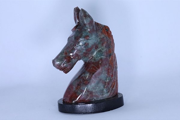 Cavlo em Esmeralda com 512g ALT 12cm